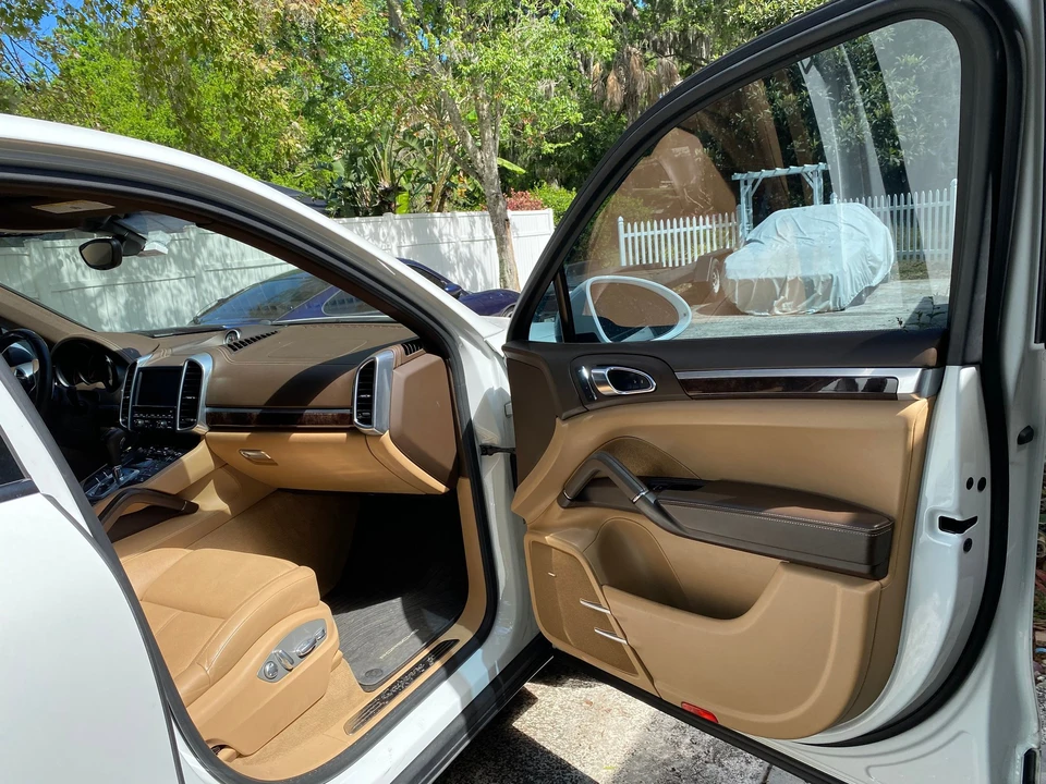 2015 Porsche 958 Cayenne Diesel - Image 9 of 17