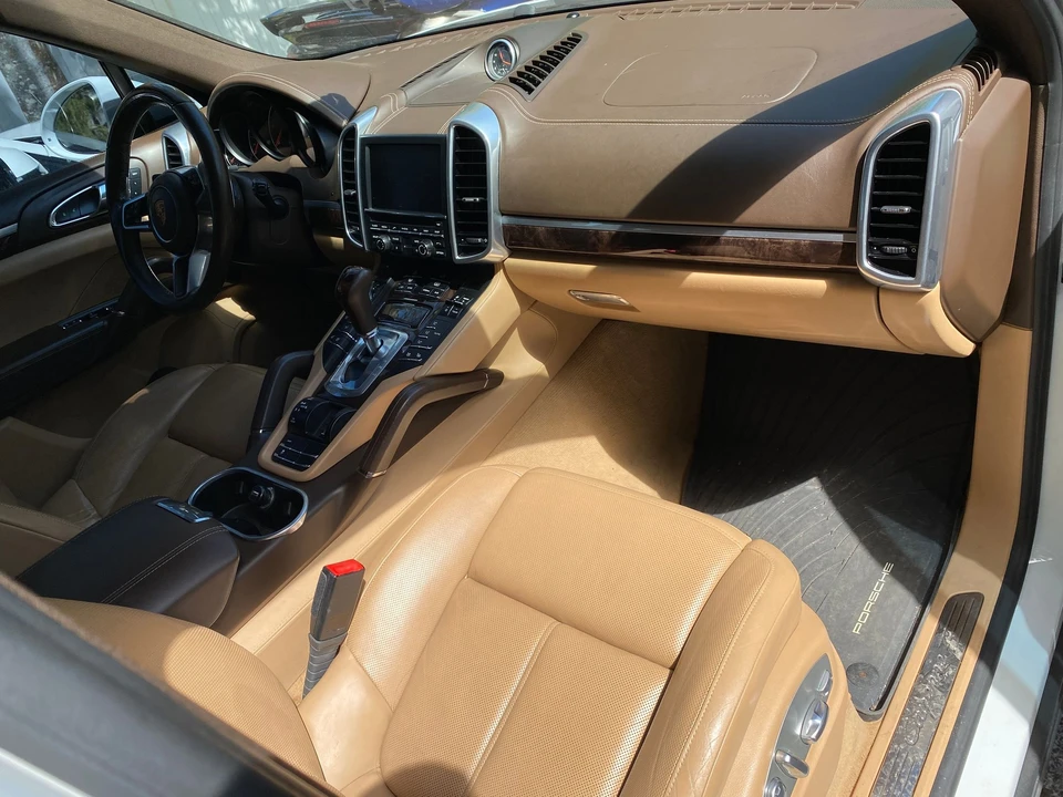 2015 Porsche 958 Cayenne Diesel - Image 7 of 17