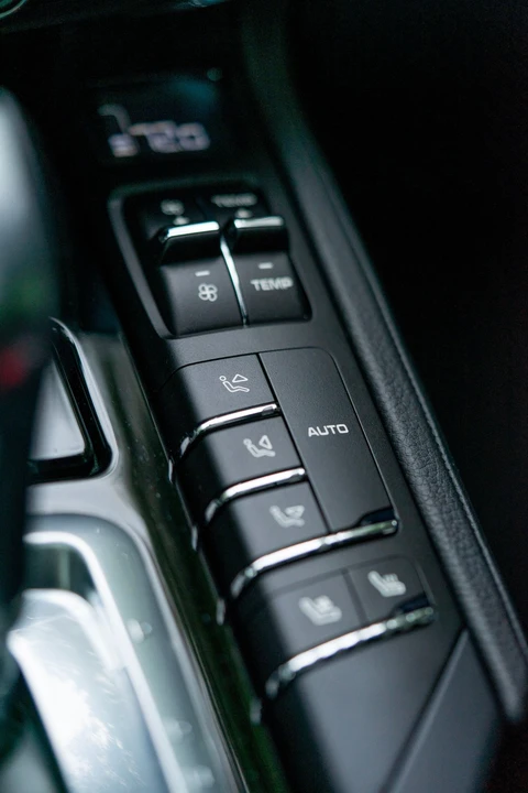 2015 Porsche 958 Cayenne Diesel - Image 29 of 31