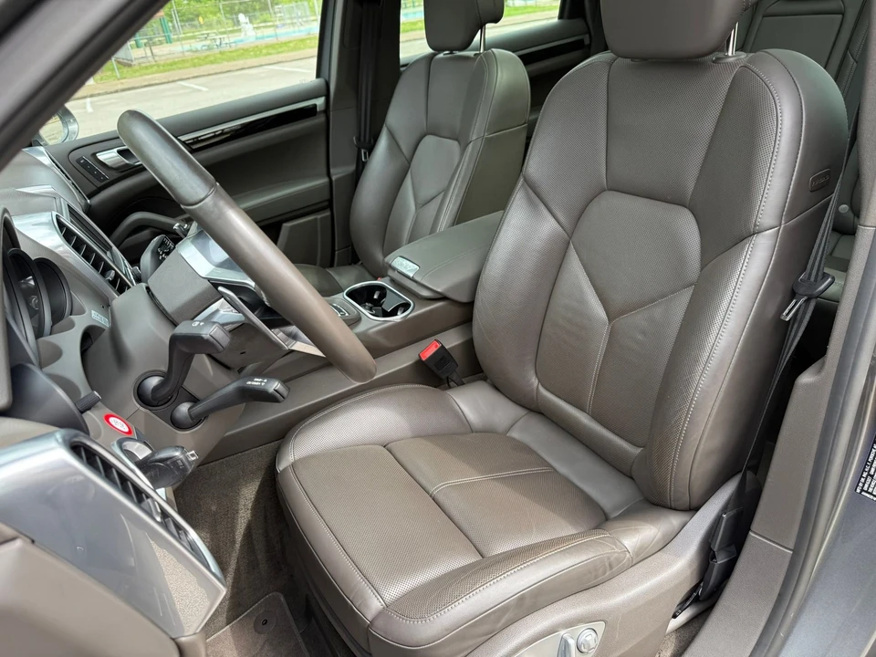 2015 Porsche 958 Cayenne Diesel - Image 16 of 17