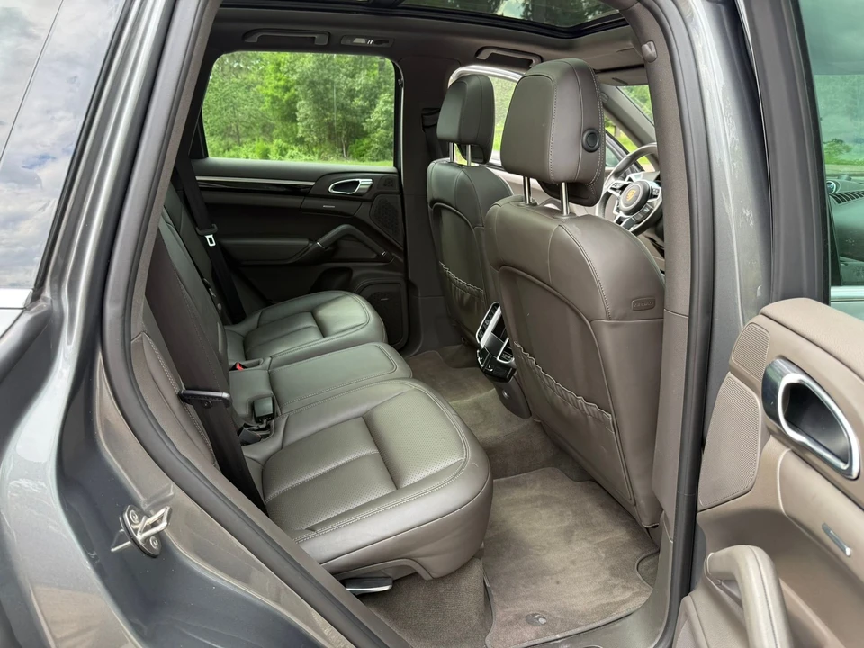 2015 Porsche 958 Cayenne Diesel - Image 2 of 17