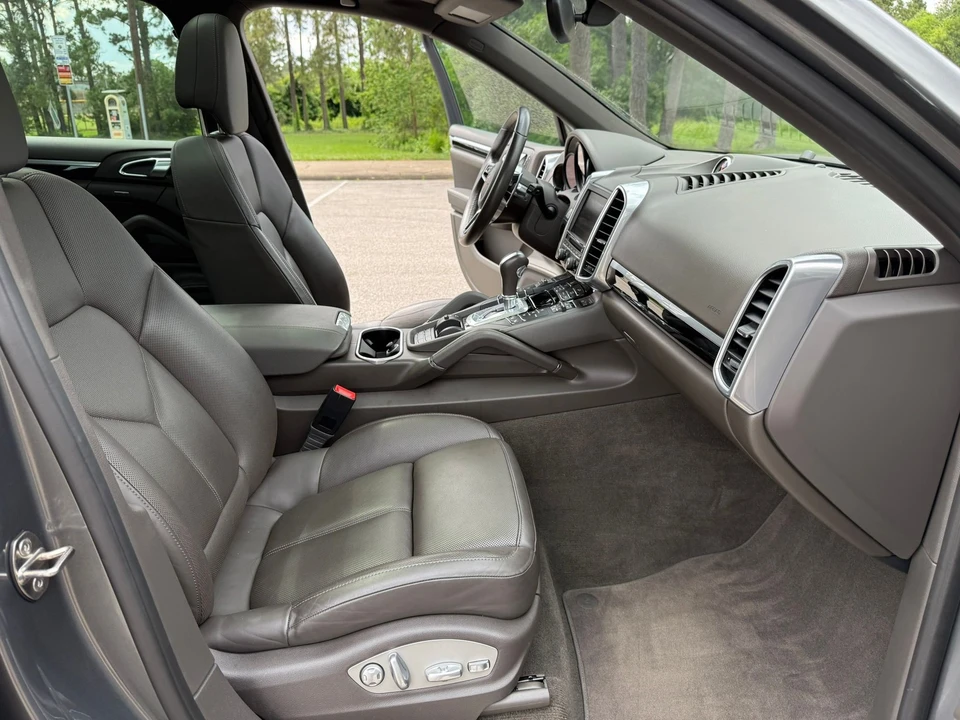 2015 Porsche 958 Cayenne Diesel - Image 4 of 17