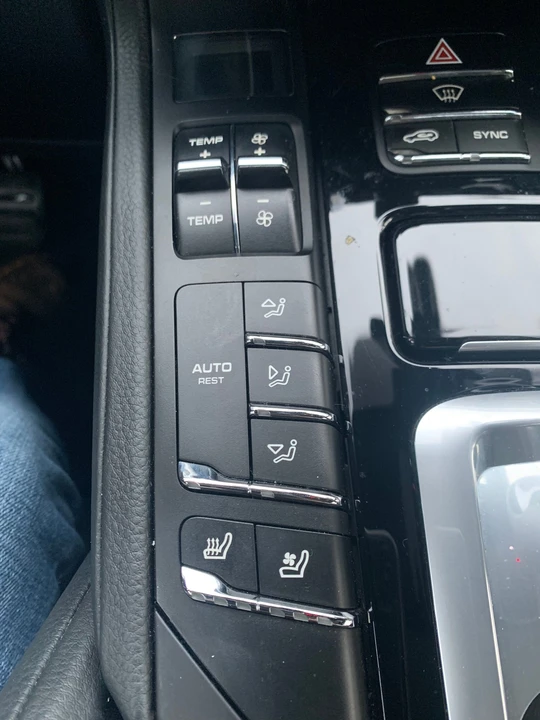 2015 Porsche 958 Cayenne Diesel - Image 11 of 21