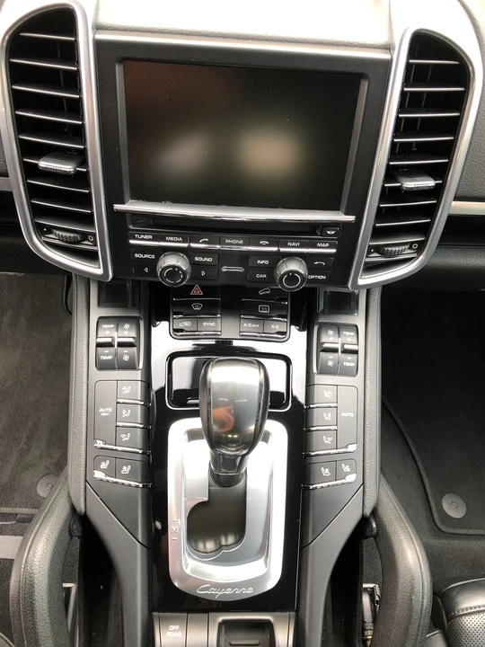 2015 Porsche 958 Cayenne Diesel - Image 9 of 15
