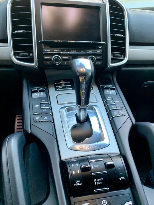 2015 Porsche 958 Cayenne Turbo - Image 9 of 11