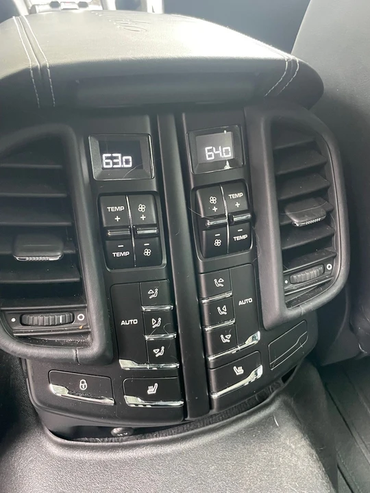 2015 Porsche 958 Cayenne Turbo - Image 10 of 13