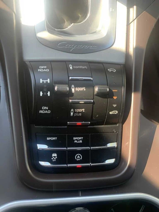 2015 Porsche 958 Cayenne Turbo - Image 12 of 18