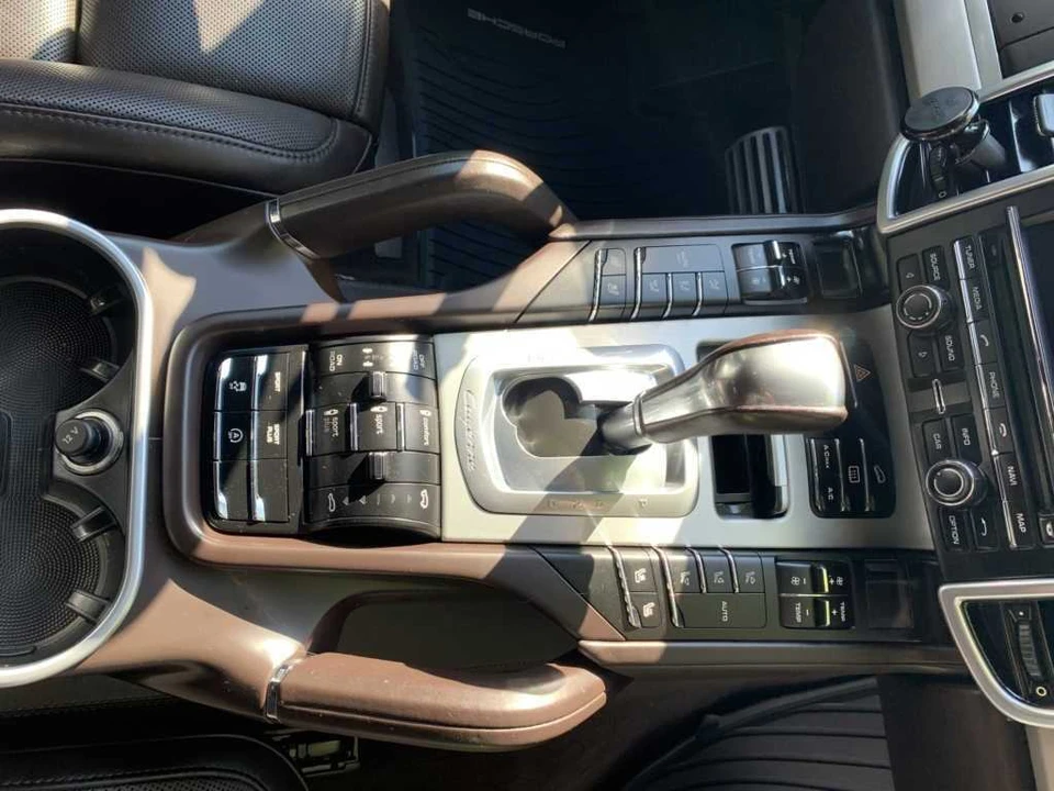 2015 Porsche 958 Cayenne Turbo - Image 16 of 18