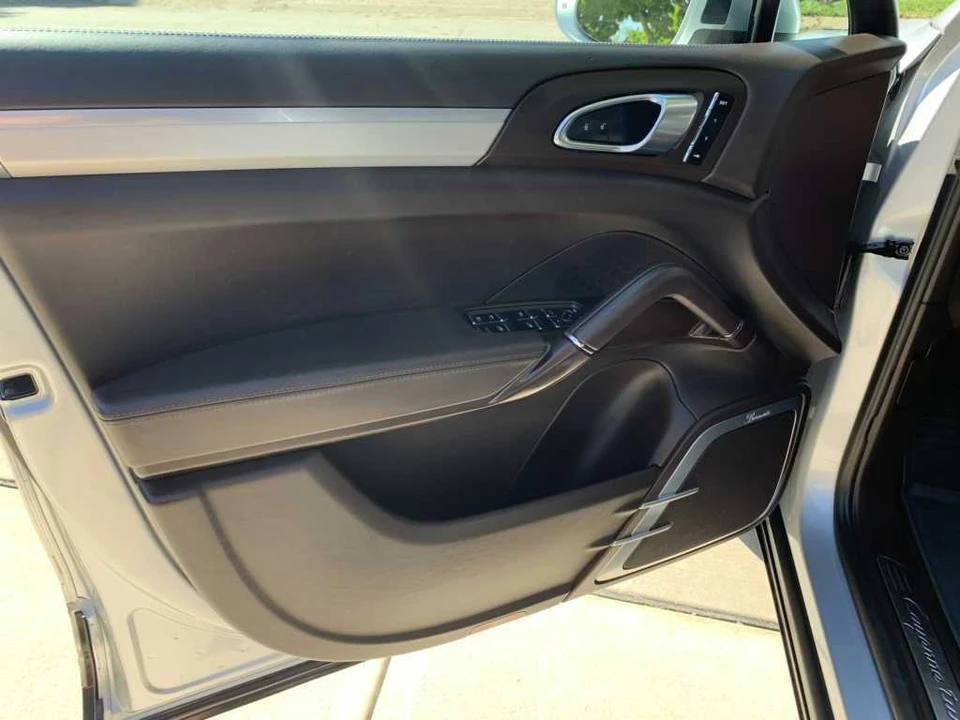2015 Porsche 958 Cayenne Turbo - Image 18 of 18
