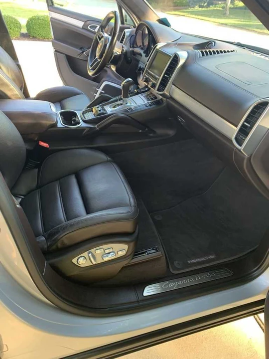 2015 Porsche 958 Cayenne Turbo - Image 6 of 18