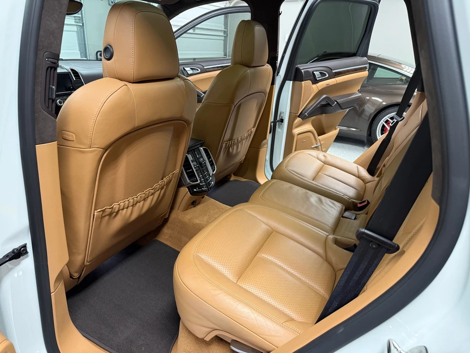 2015 Porsche 958 Cayenne Turbo - Image 13 of 20