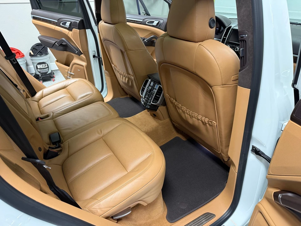 2015 Porsche 958 Cayenne Turbo - Image 14 of 20