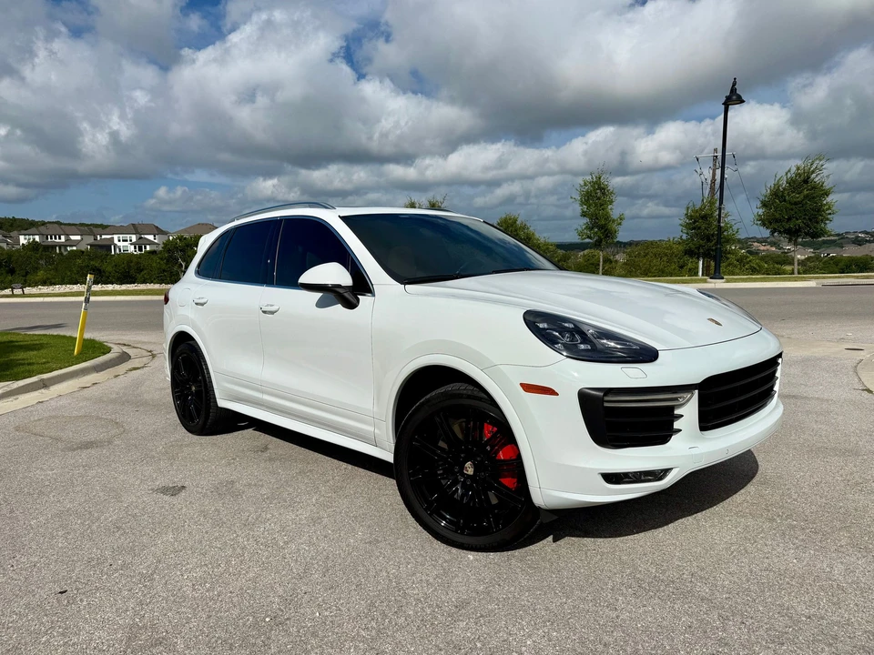 2015 Porsche 958 Cayenne Turbo - Image 2 of 20