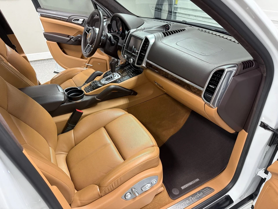 2015 Porsche 958 Cayenne Turbo - Image 9 of 20