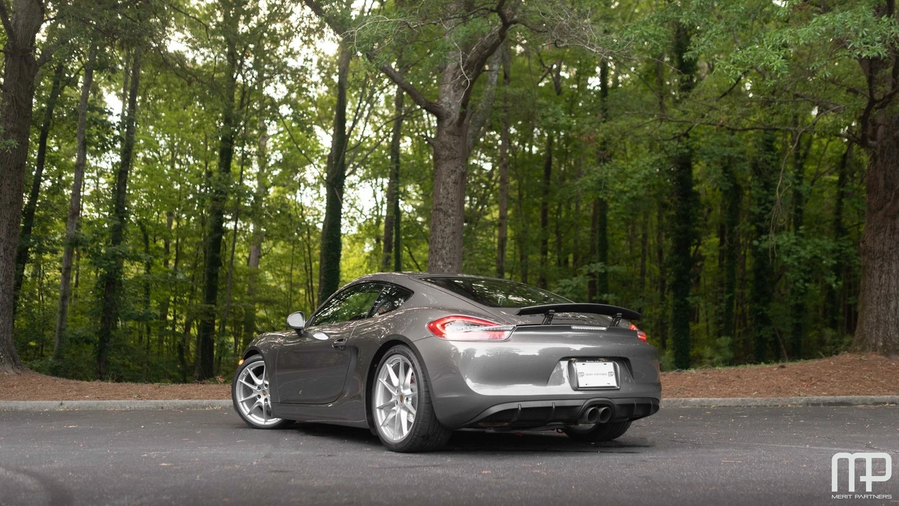 2015 Porsche 981 Cayman GTS - Image 8 of 20