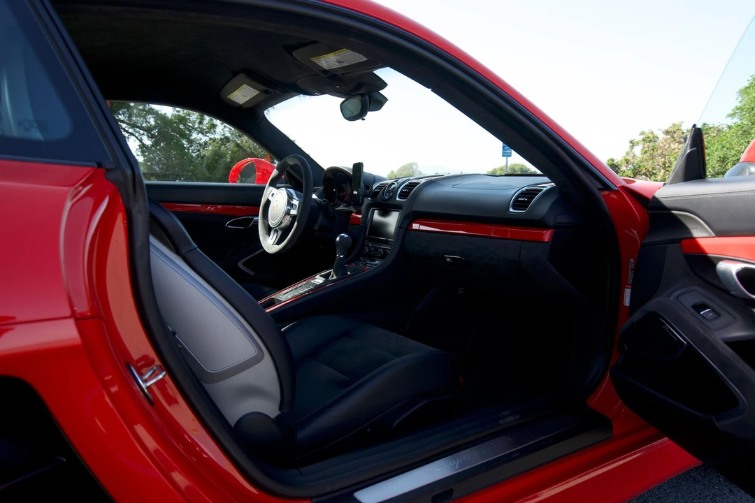 2015 Porsche 718 Cayman GTS - Image 9 of 19