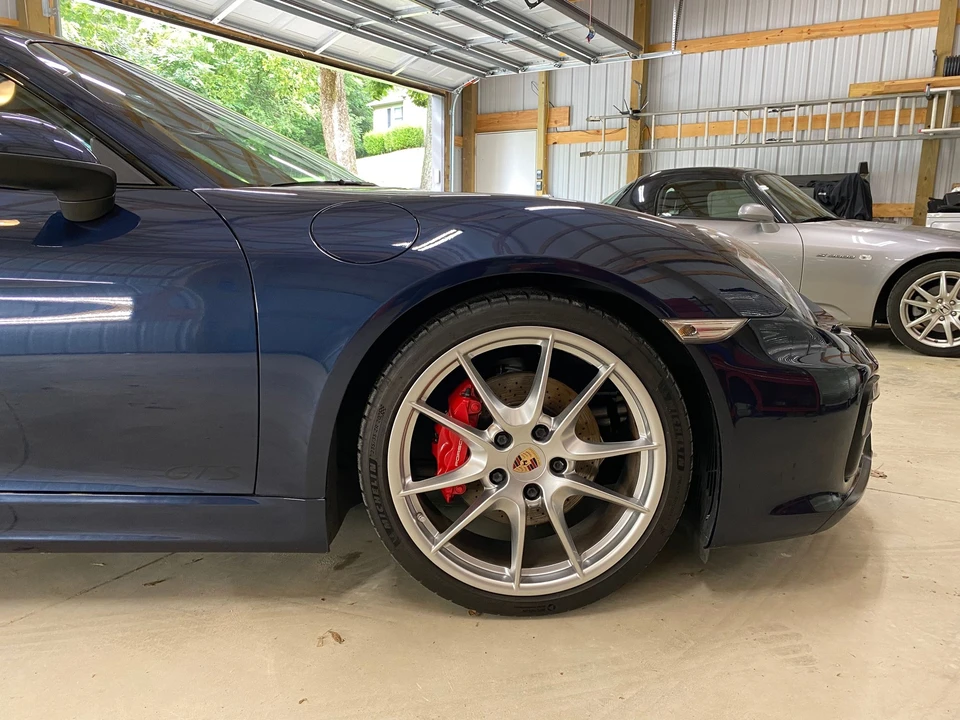2015 Porsche 981 Cayman GTS - Image 12 of 31
