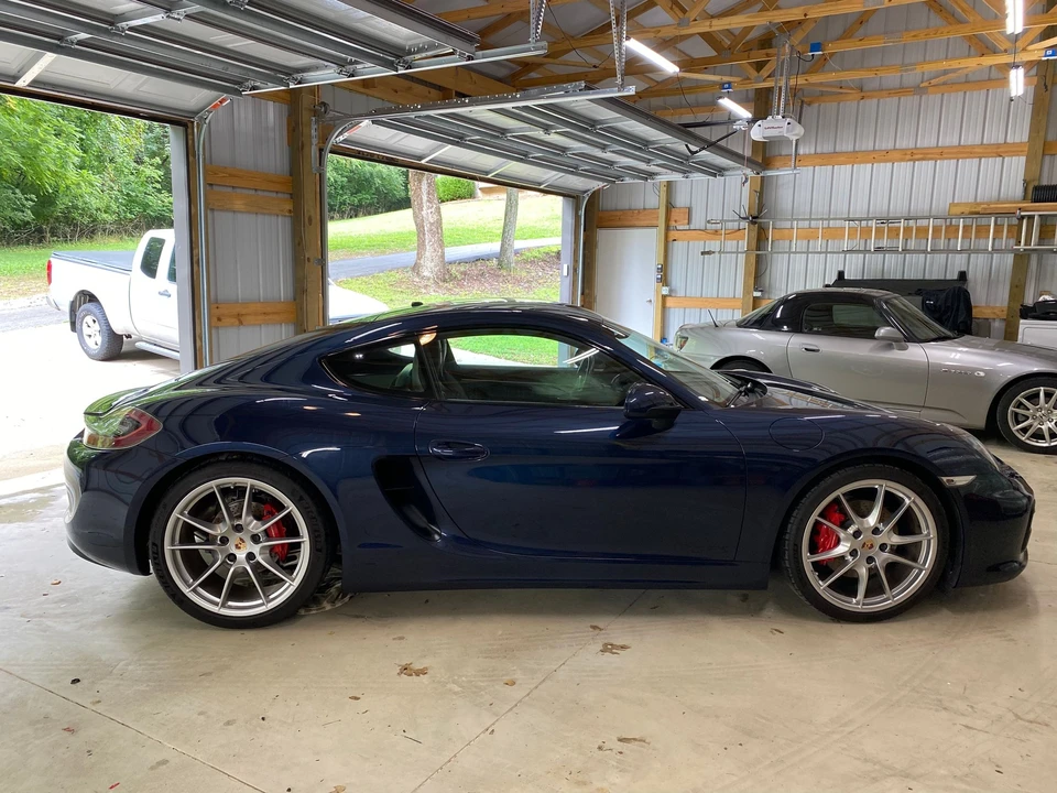 2015 Porsche 981 Cayman GTS - Image 10 of 31