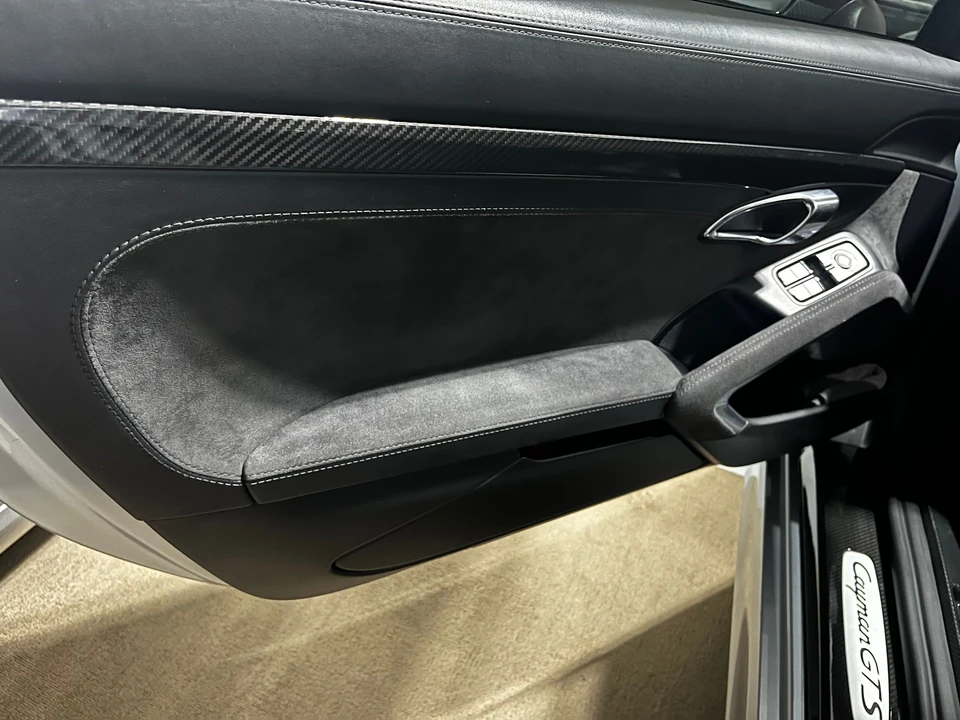 2015 Porsche 981 Cayman GTS - Image 7 of 11