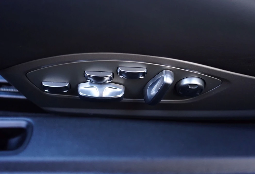 2015 Porsche 981 Cayman GTS - Image 14 of 15
