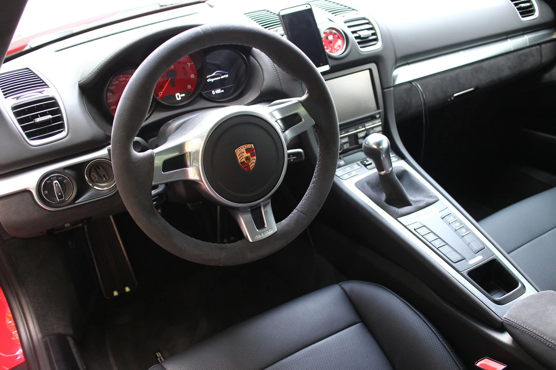 2015 Porsche 981 Cayman GTS - Image 8 of 13