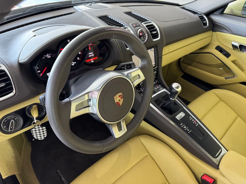 2015 Porsche 981 Cayman GTS - Image 25 of 31