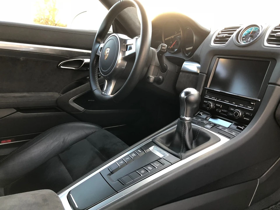 2015 Porsche 981 Cayman GTS - Image 11 of 27