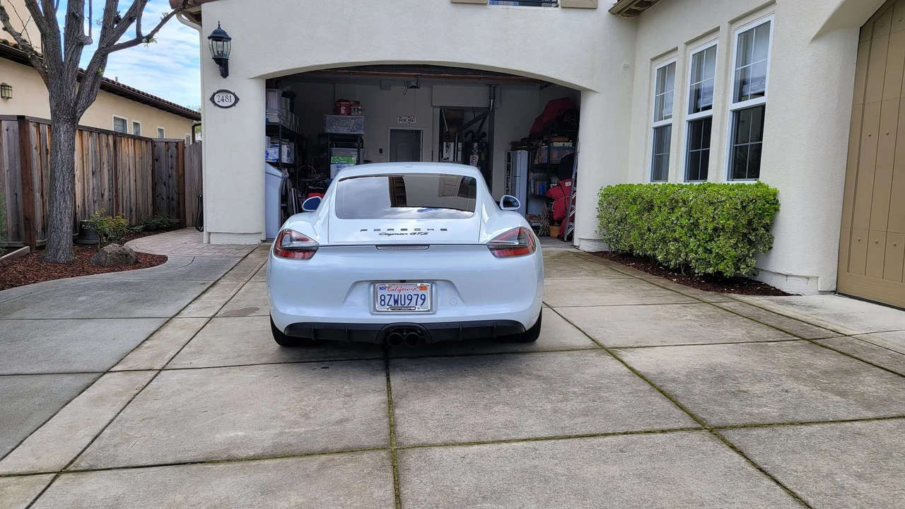 2015 Porsche 981 Cayman GTS - Image 5 of 14