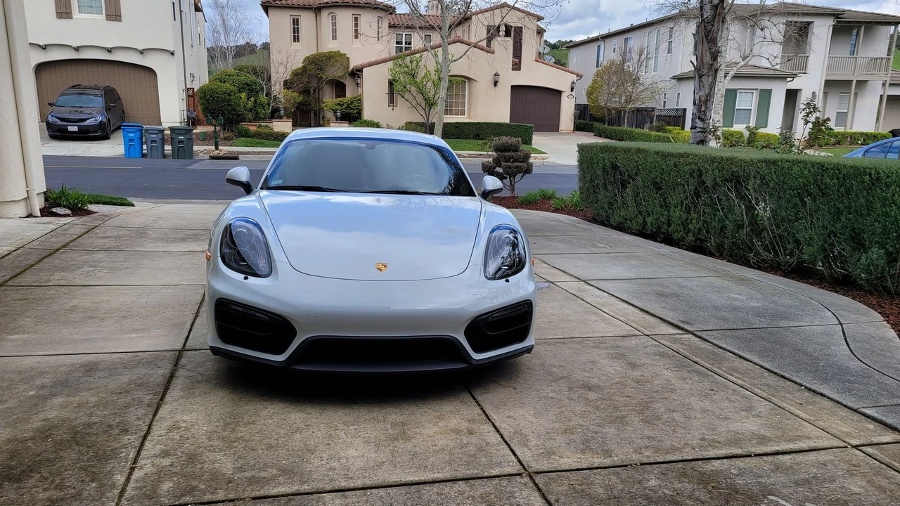 2015 Porsche 981 Cayman GTS - Image 6 of 14