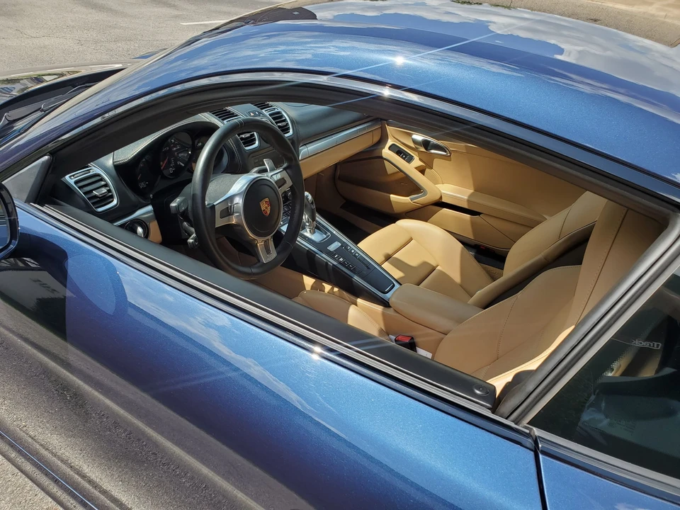 2015 Porsche 981 Cayman GTS - Image 9 of 20
