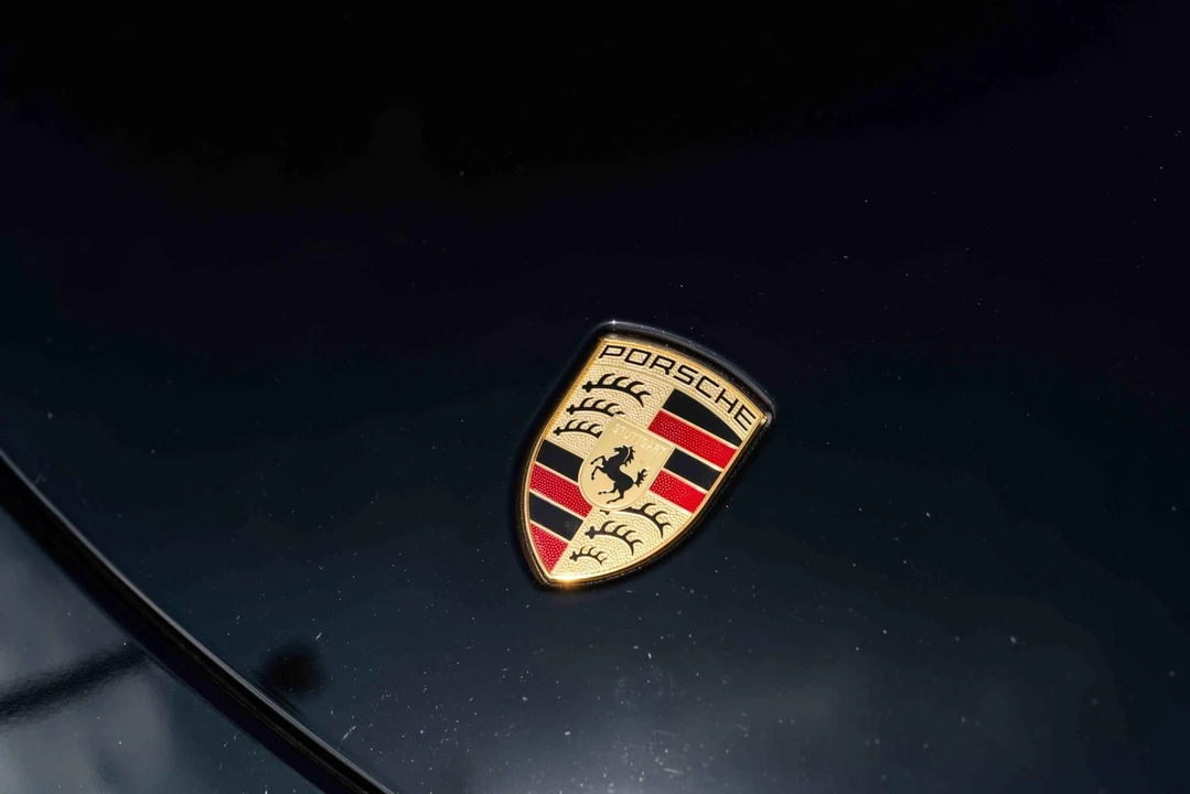 2015 Porsche 981 Cayman GTS - Image 3 of 31