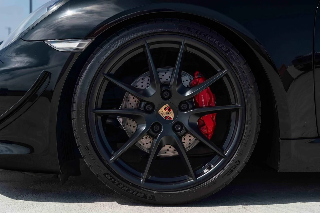 2015 Porsche 981 Cayman GTS - Image 14 of 31