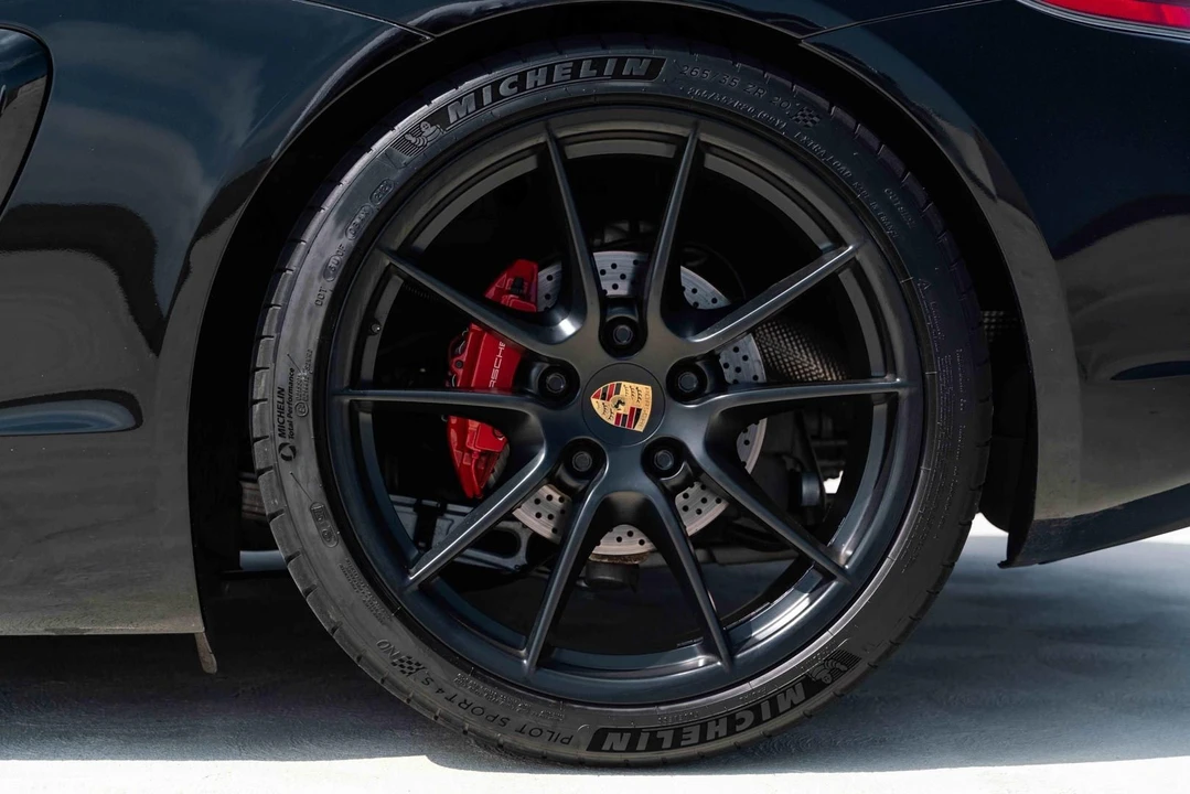 2015 Porsche 981 Cayman GTS - Image 15 of 31
