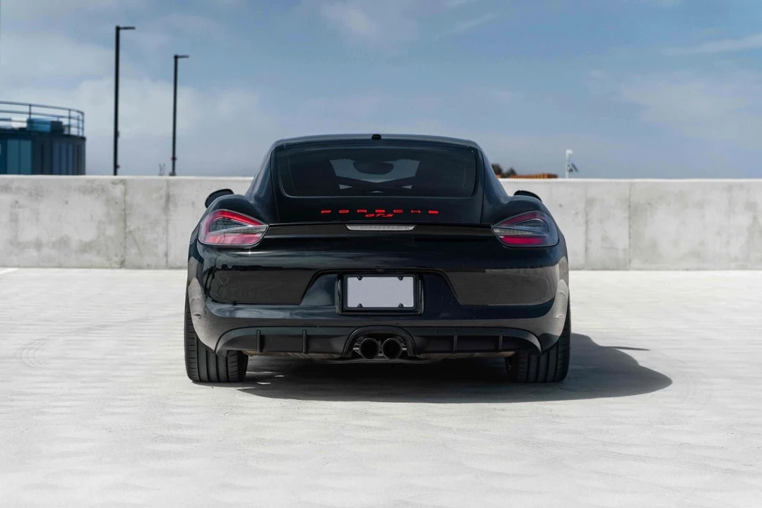 2015 Porsche 981 Cayman GTS - Image 16 of 31