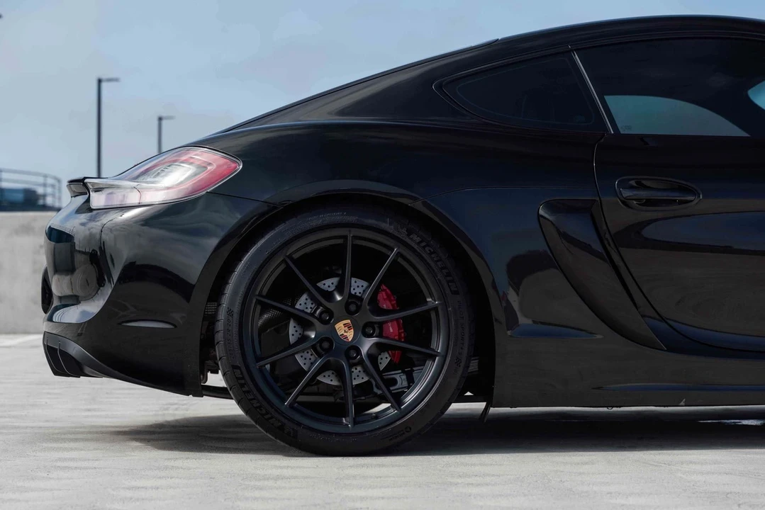 2015 Porsche 981 Cayman GTS - Image 17 of 31