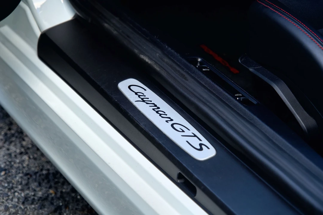 2015 Porsche 981 Cayman GTS - Image 16 of 21