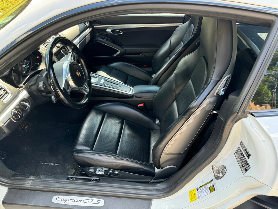 2015 Porsche 981 Cayman GTS - Image 10 of 24