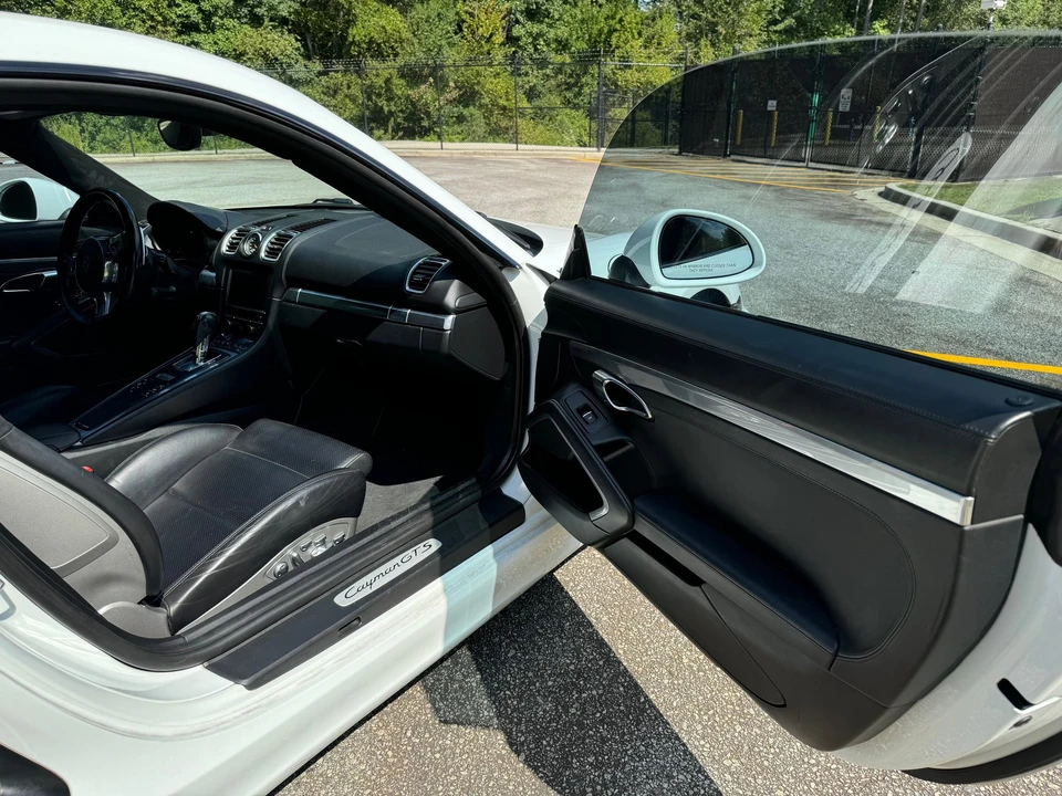 2015 Porsche 981 Cayman GTS - Image 19 of 24
