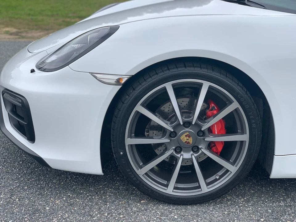 2015 Porsche 981 Cayman GTS - Image 8 of 15