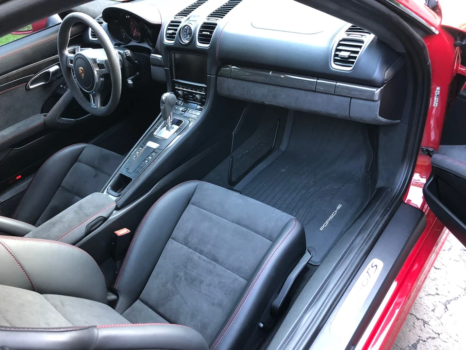 2015 Porsche 981 Cayman GTS - Image 9 of 15
