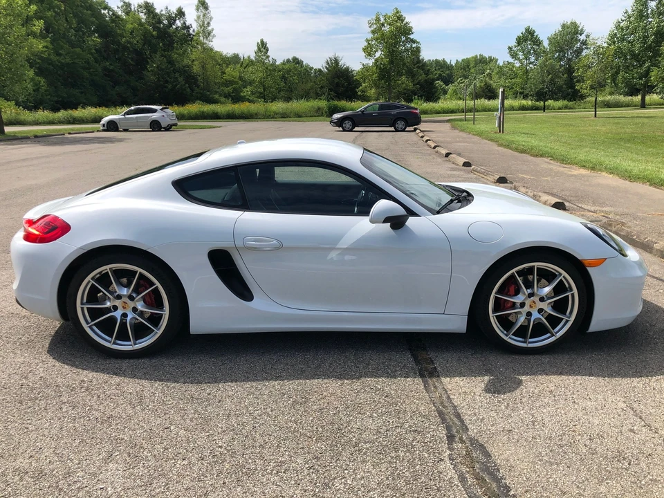 2015 Porsche 981 Cayman S - Image 4 of 10