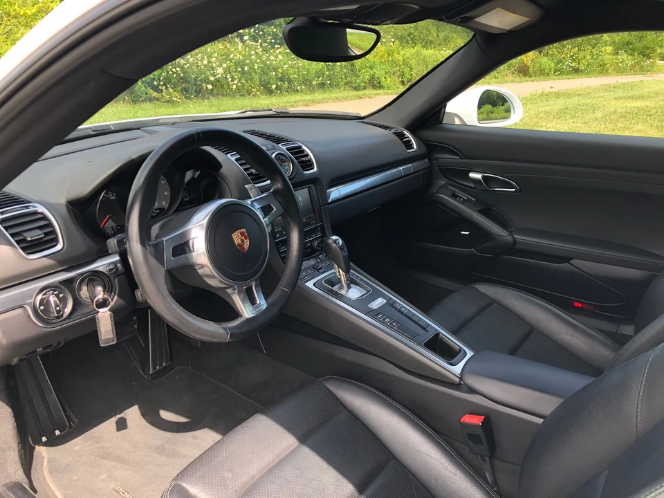 2015 Porsche 981 Cayman S - Image 9 of 10