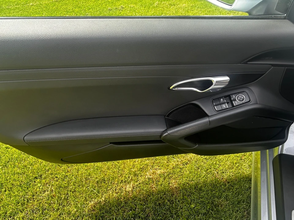 2015 Porsche 981 Cayman S - Image 10 of 21