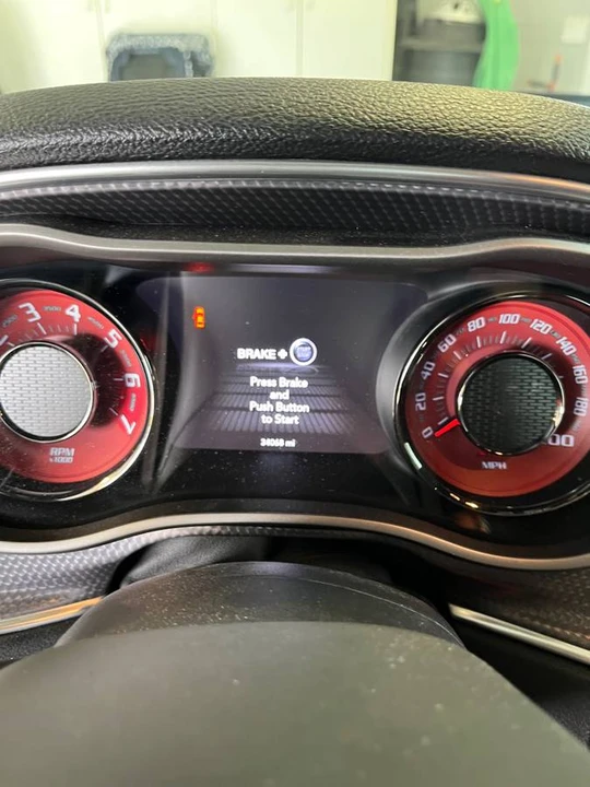 2015 Dodge Challenger SRT Hellcat 3rd Gen - Image 5 of 16