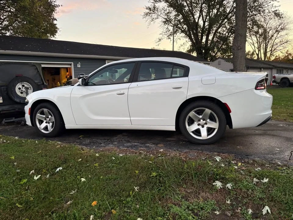 2015 Dodge Charger 7th Gen - Image 4 of 9