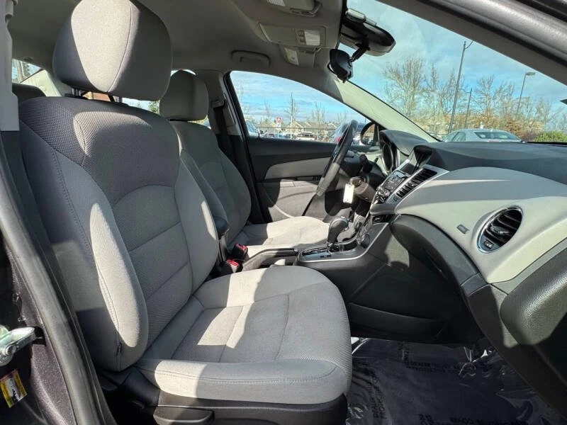 2015 Chevrolet Cruze - Image 13 of 19