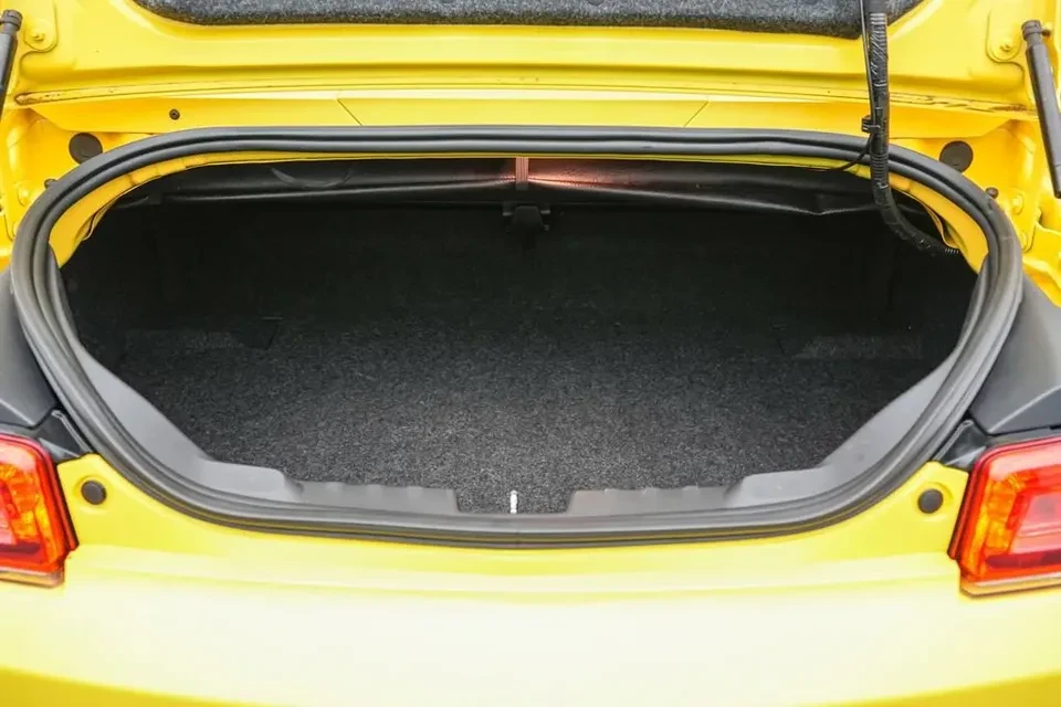 2015 Chevrolet Camaro 5th Gen - Image 13 of 18