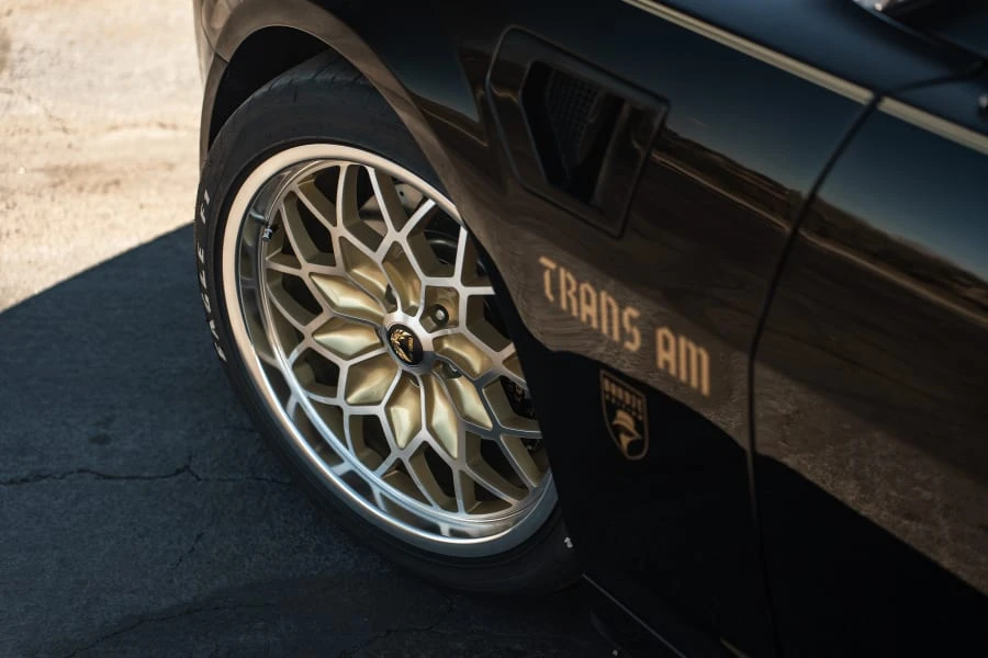 2015 Chevrolet Camaro 5th Gen - Image 9 of 31