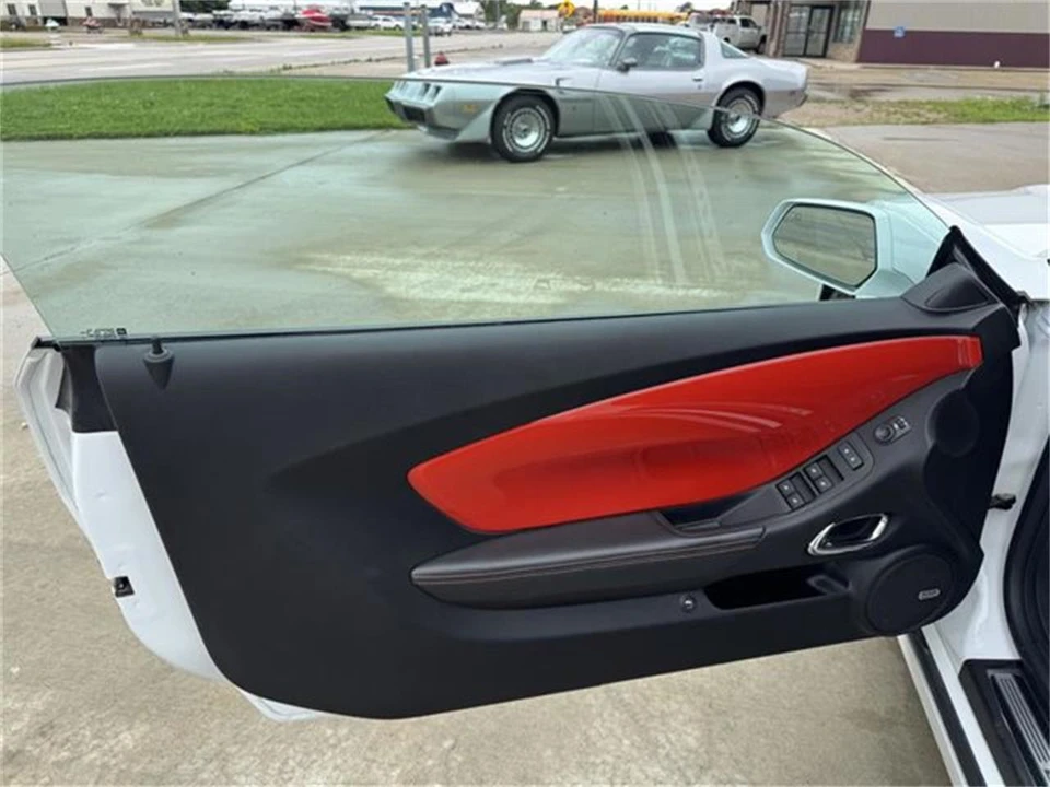 2015 Chevrolet Camaro 5th Gen - Image 13 of 31