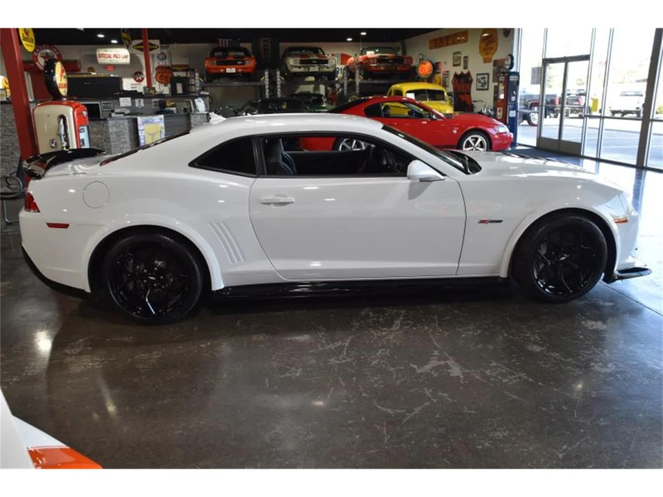 2015 Chevrolet Camaro 5th Gen - Image 13 of 31